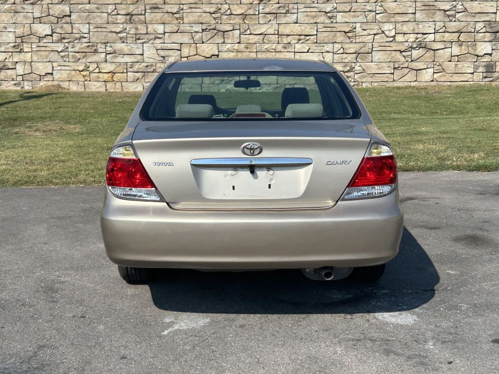 2005 Toyota Camry Image 5