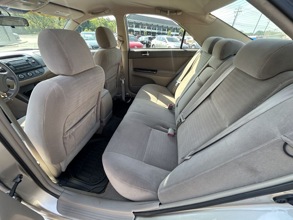 2005 Toyota Camry Image 10