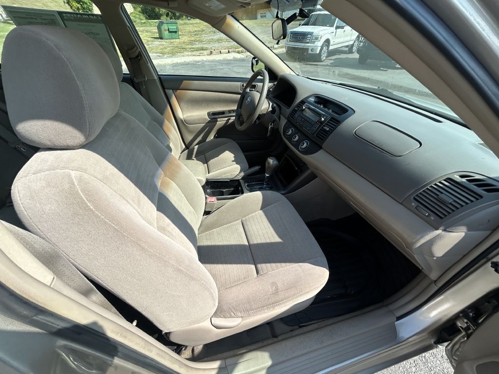 2005 Toyota Camry Image 18