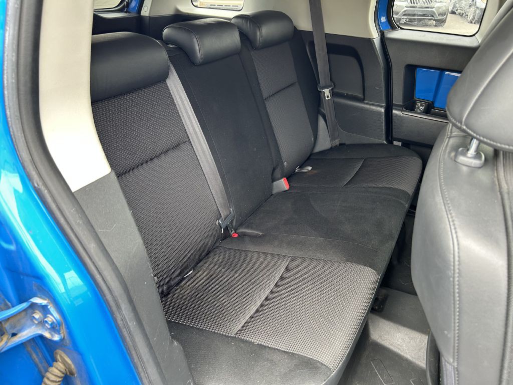 2007 Toyota FJ Cruiser Image 13