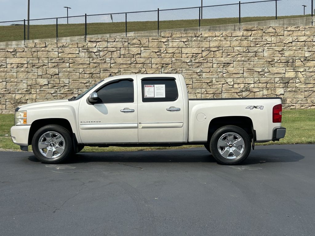 2010 Chevrolet Silverado 1500 Image 2