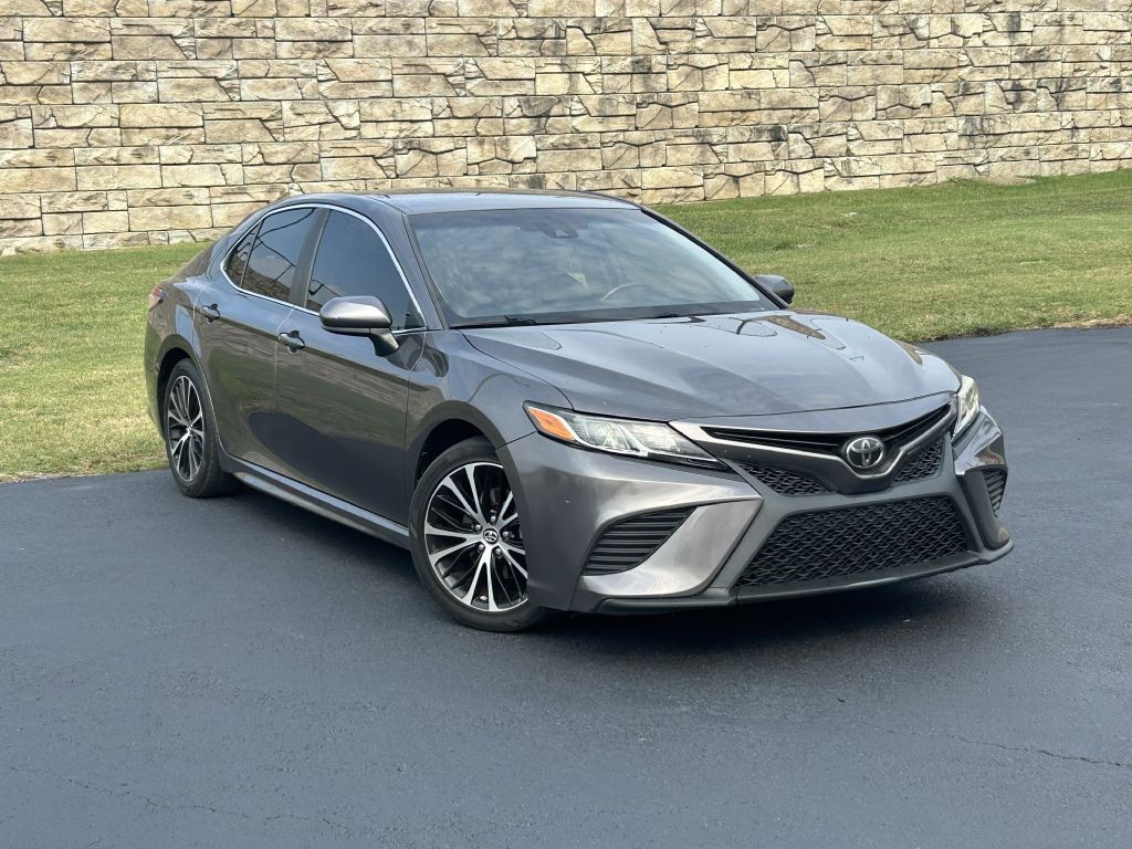 2019 Toyota Camry Image 1