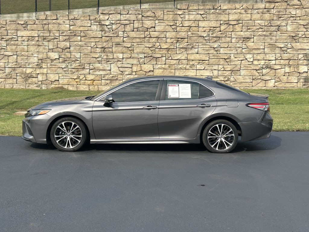 2019 Toyota Camry Image 2