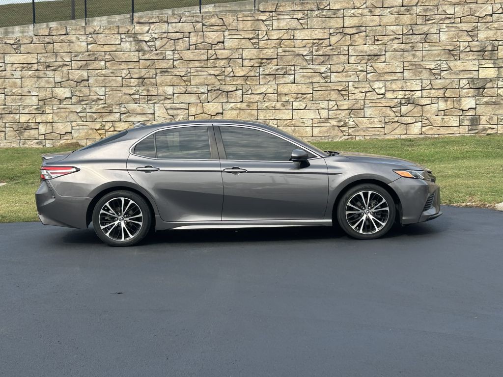 2019 Toyota Camry Image 3