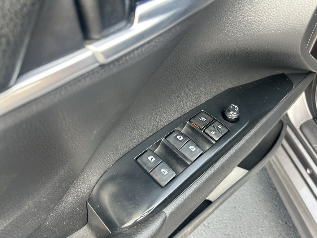 2019 Toyota Camry Image 7