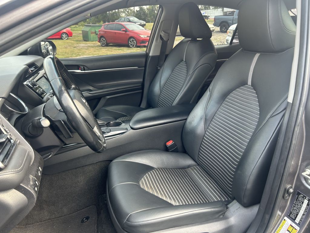 2019 Toyota Camry Image 8