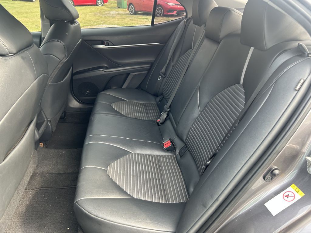 2019 Toyota Camry Image 11
