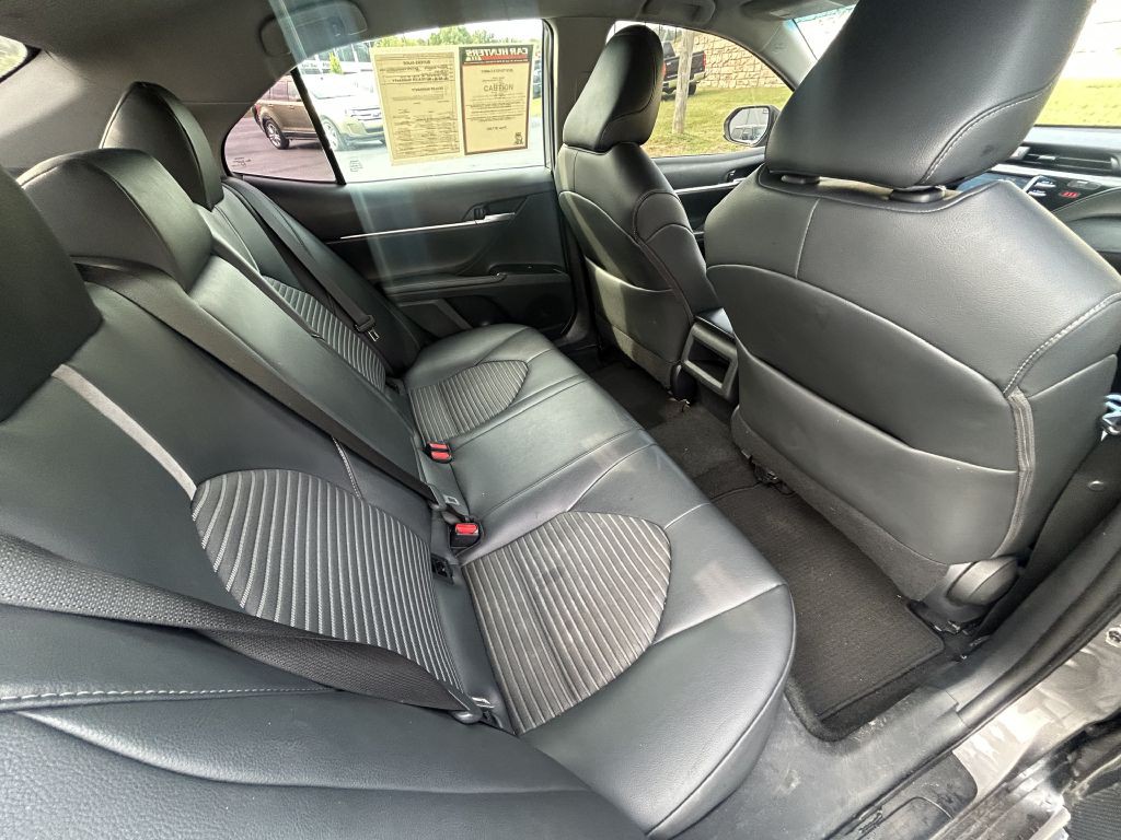 2019 Toyota Camry Image 13