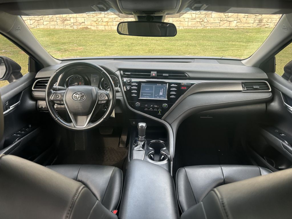 2019 Toyota Camry Image 14