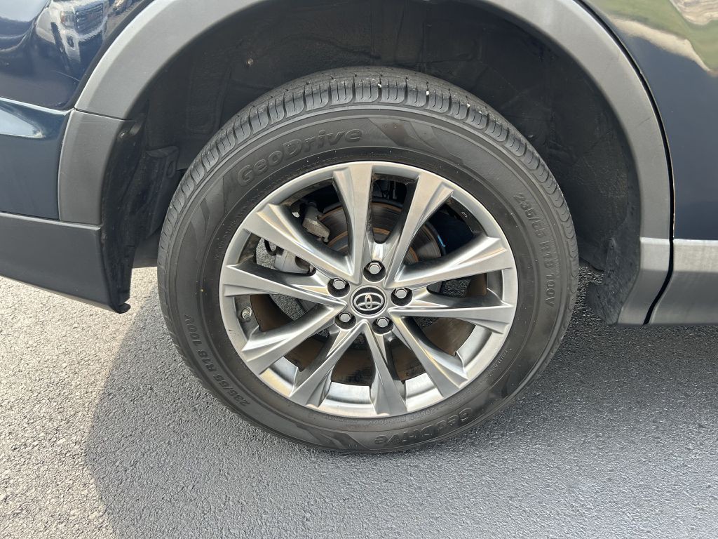 2018 Toyota Rav4 Image 6