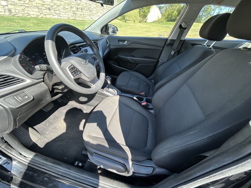 2020 Hyundai Accent Image 9