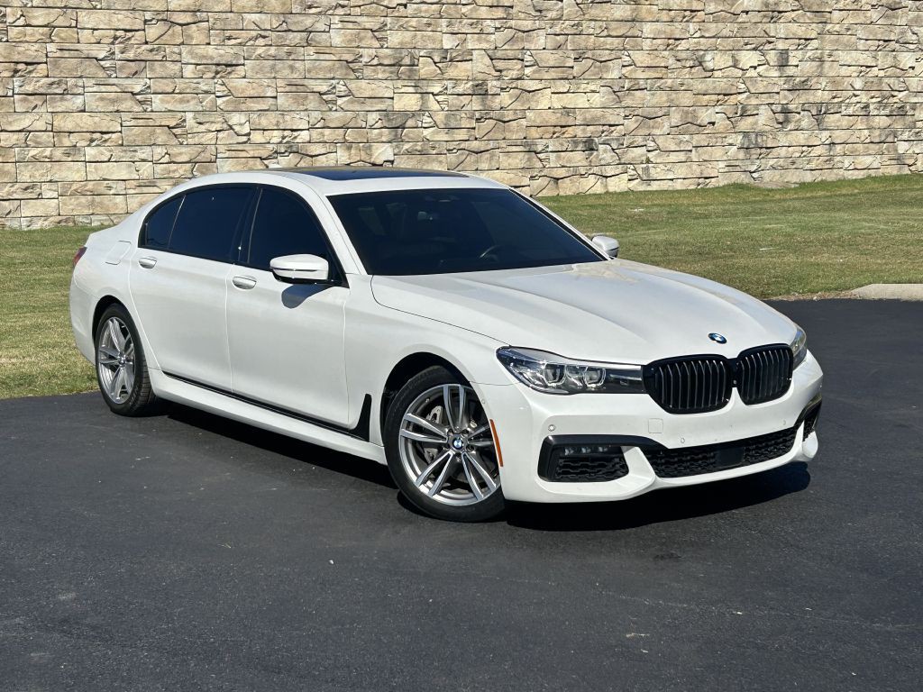 2017 BMW 7 Series Image 1
