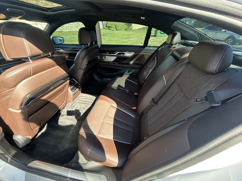 2017 BMW 7 Series Image 11