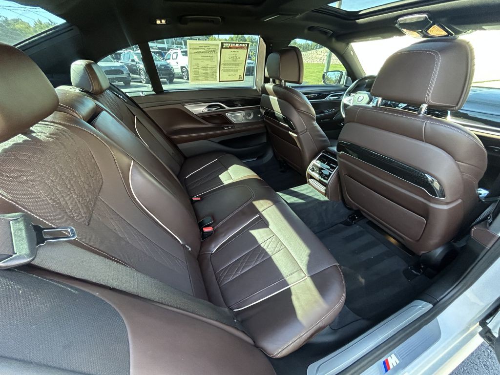 2017 BMW 7 Series Image 14