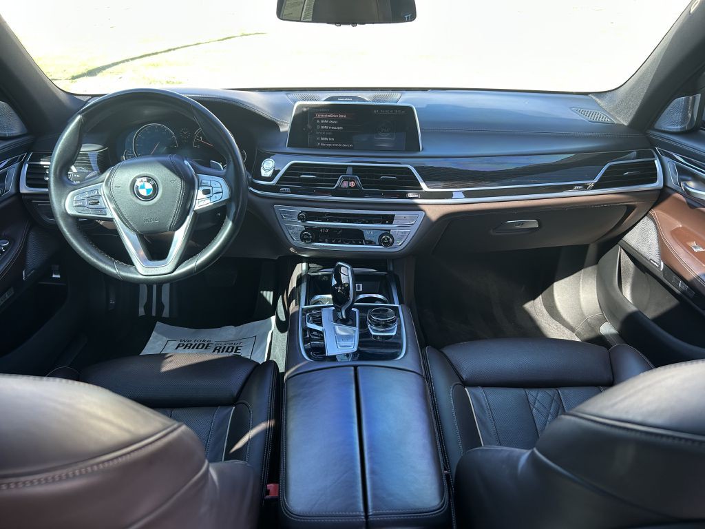 2017 BMW 7 Series Image 16