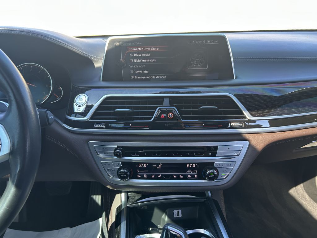 2017 BMW 7 Series Image 17