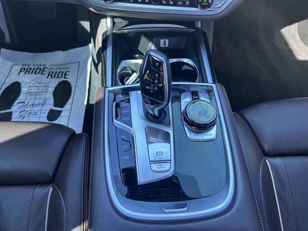 2017 BMW 7 Series Image 18
