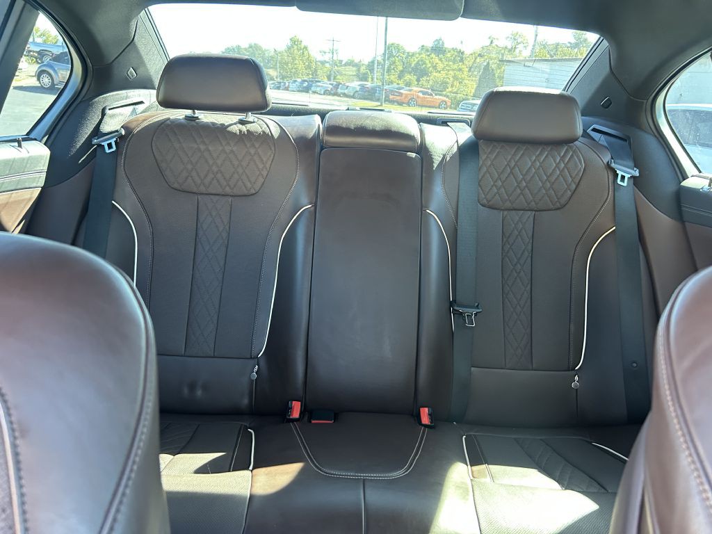 2017 BMW 7 Series Image 22