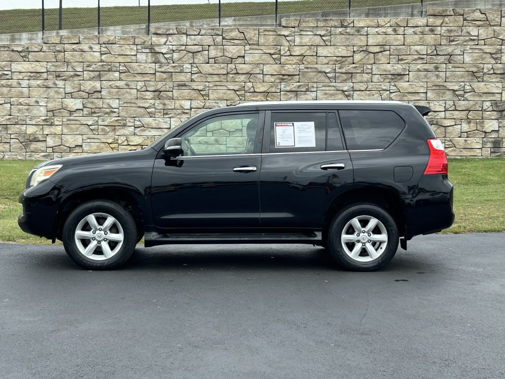 2011 Lexus GX Image 2