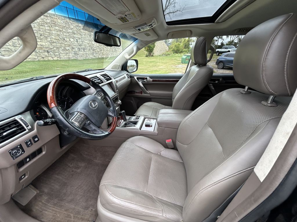 2011 Lexus GX Image 10