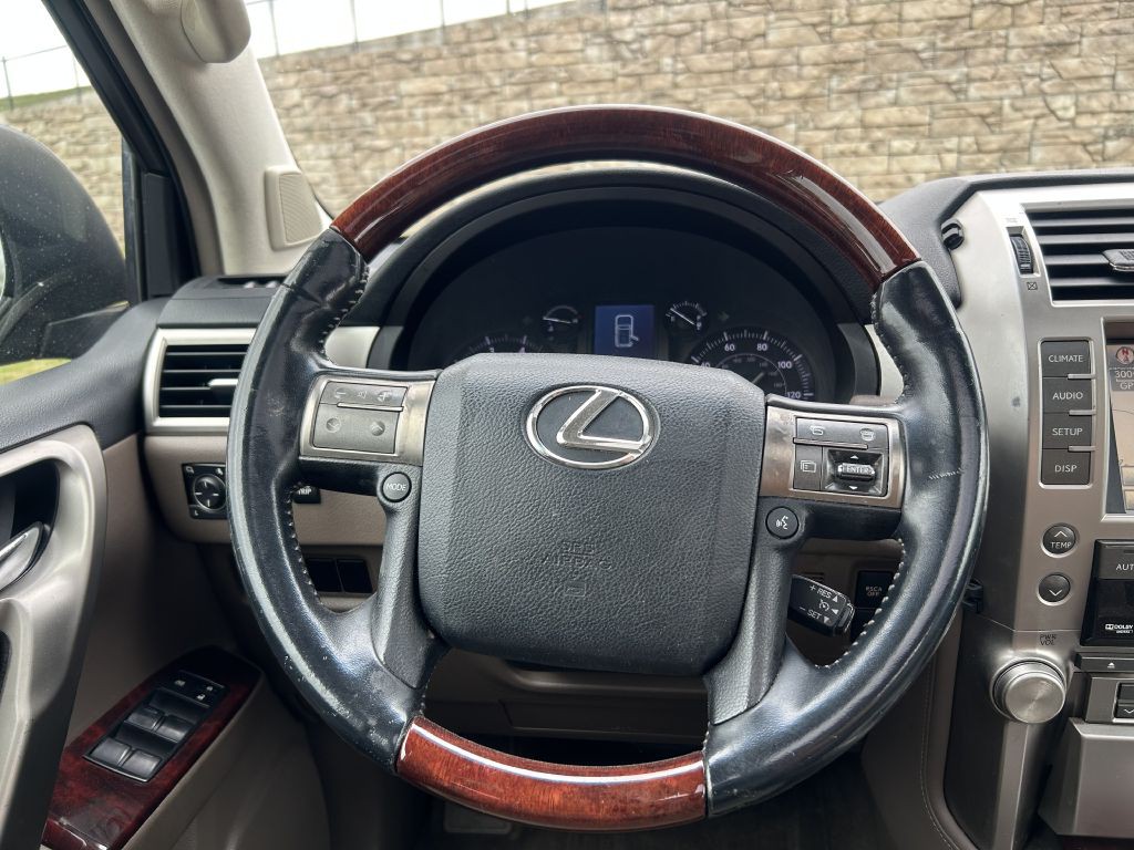 2011 Lexus GX Image 19