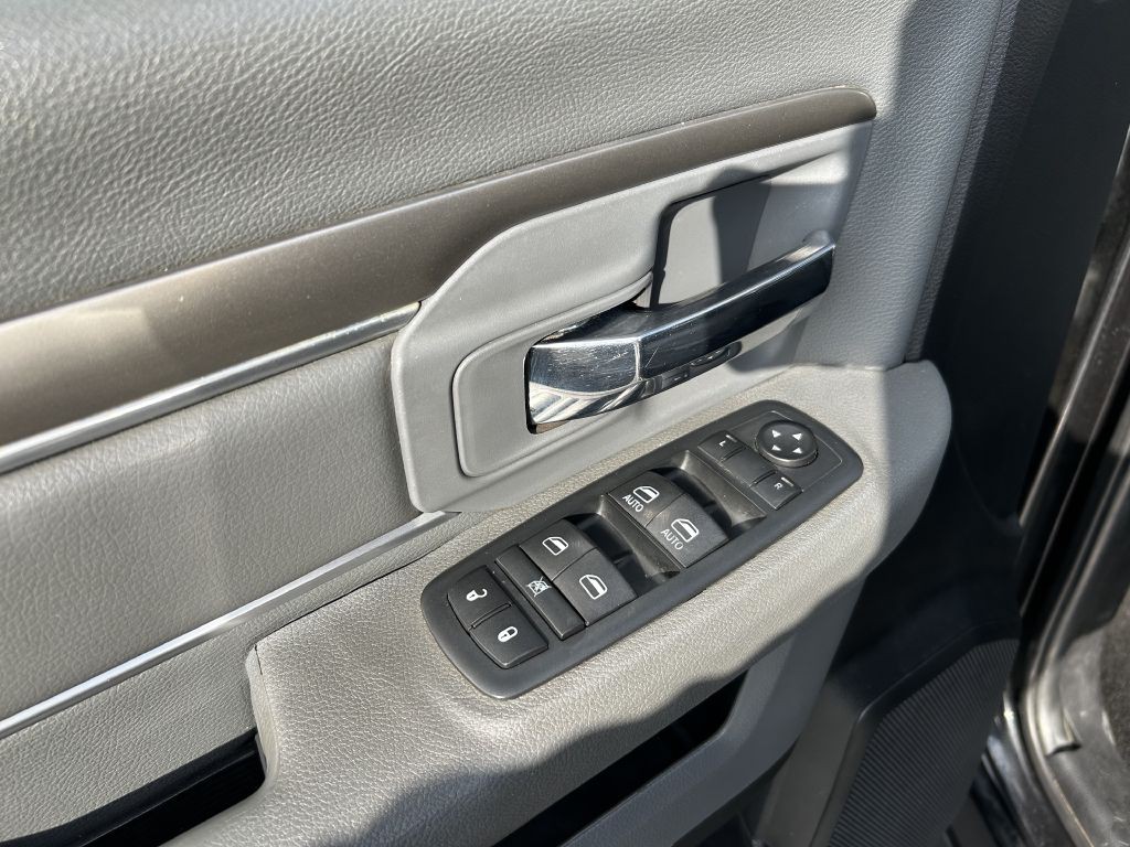 2016 RAM 3500 Image 7