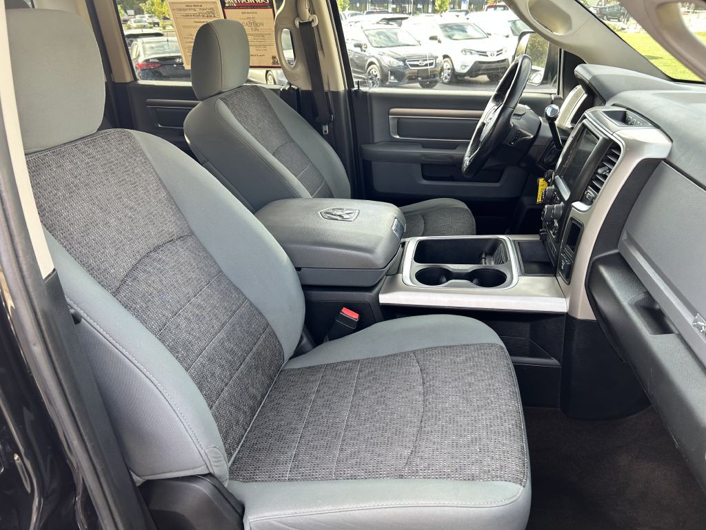 2016 RAM 3500 Image 17