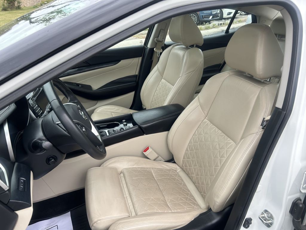 2019 Nissan Maxima Image 8