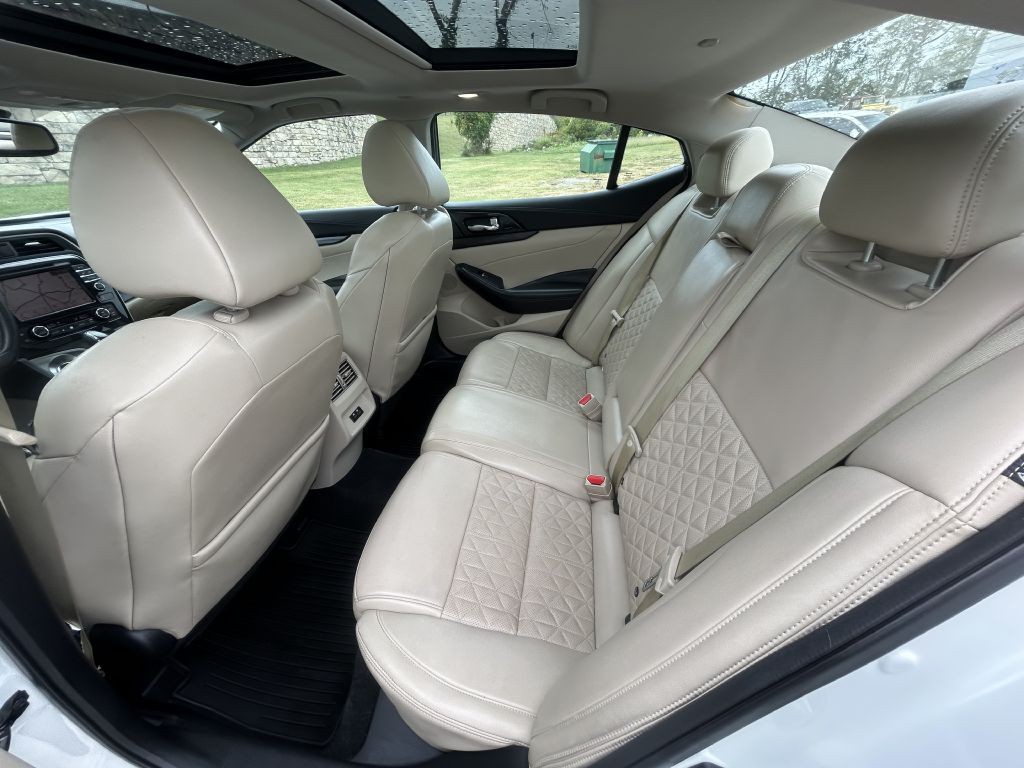 2019 Nissan Maxima Image 11