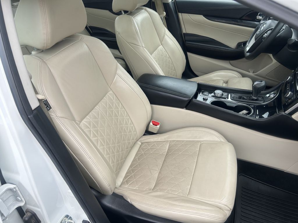 2019 Nissan Maxima Image 19
