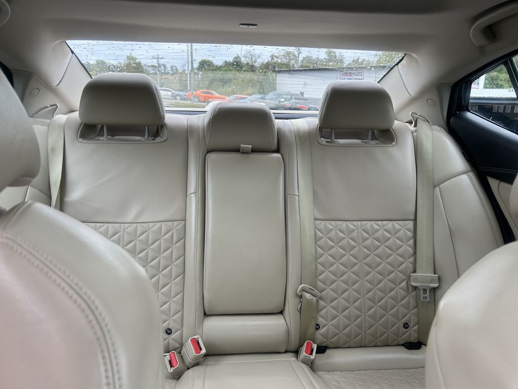 2019 Nissan Maxima Image 21