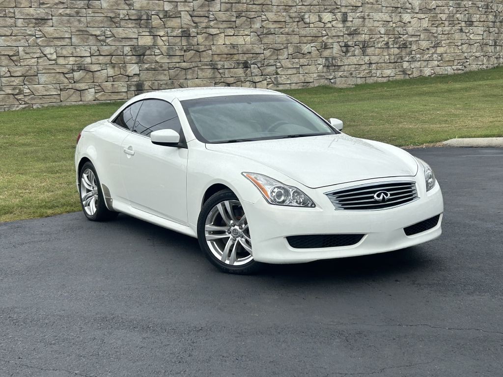2010 INFINITI G37 Image 2
