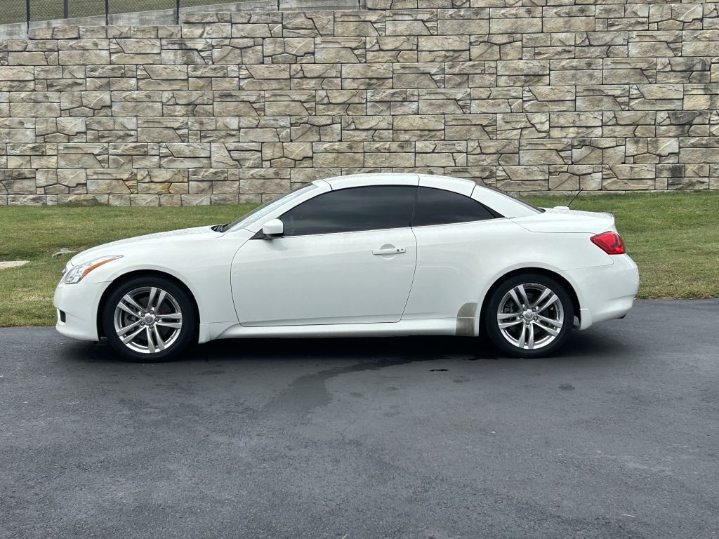 2010 INFINITI G37 Image 4