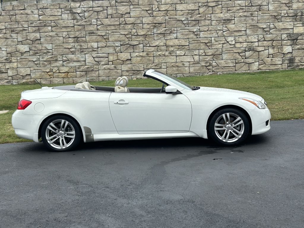 2010 INFINITI G37 Image 5