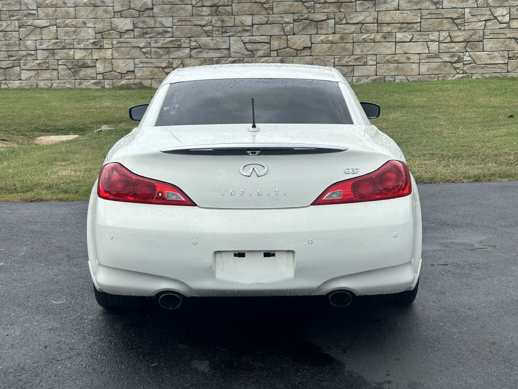 2010 INFINITI G37 Image 8