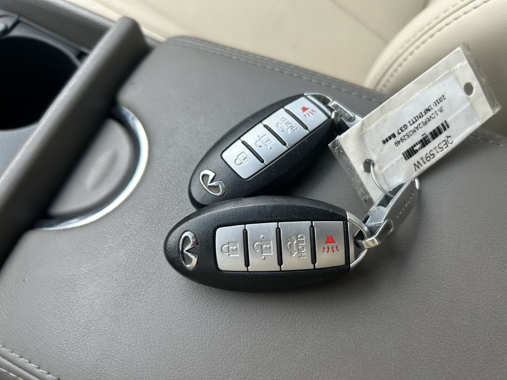 2010 INFINITI G37 Image 21