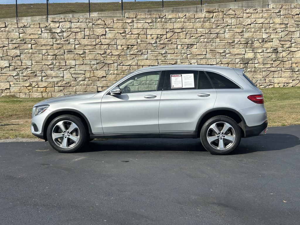 2017 Mercedes-Benz GLC-Class Image 2
