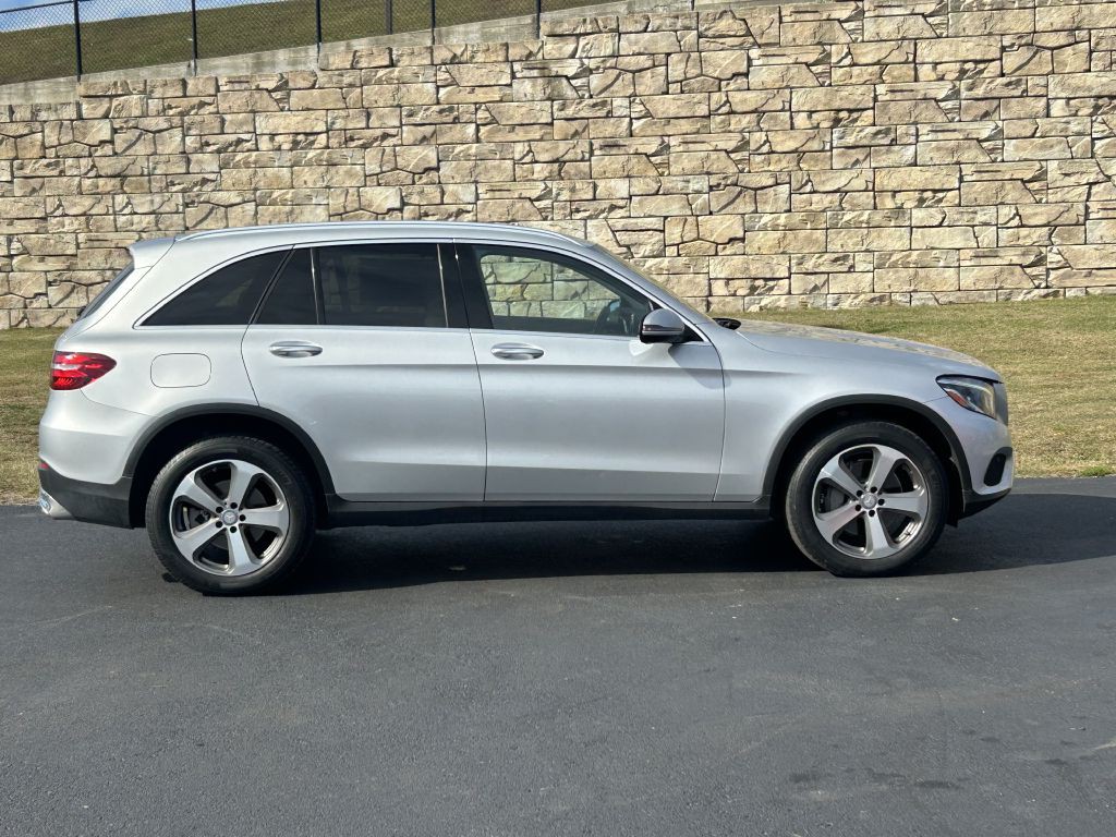 2017 Mercedes-Benz GLC-Class Image 3