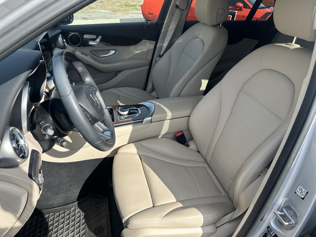 2017 Mercedes-Benz GLC-Class Image 8