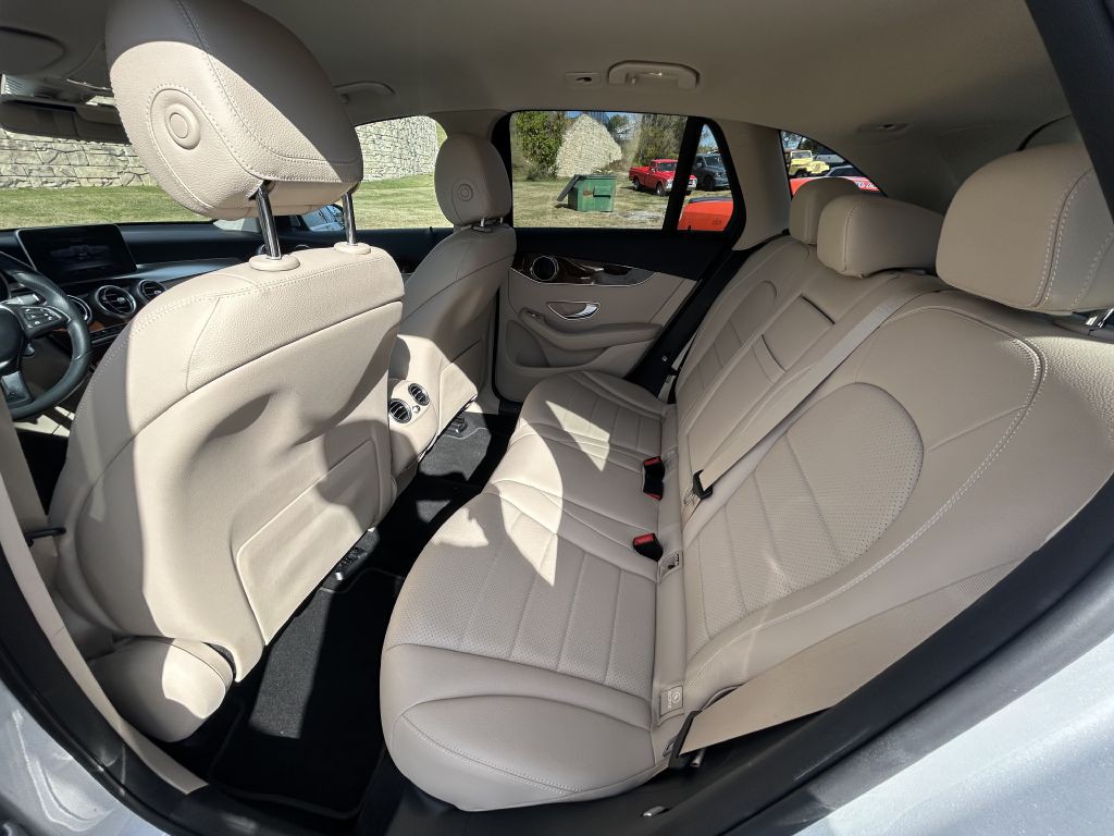 2017 Mercedes-Benz GLC-Class Image 10