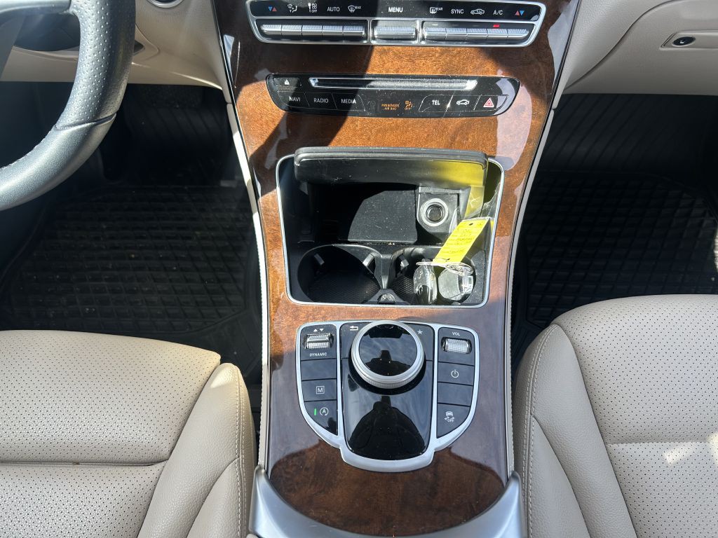 2017 Mercedes-Benz GLC-Class Image 16