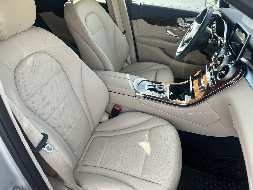 2017 Mercedes-Benz GLC-Class Image 18