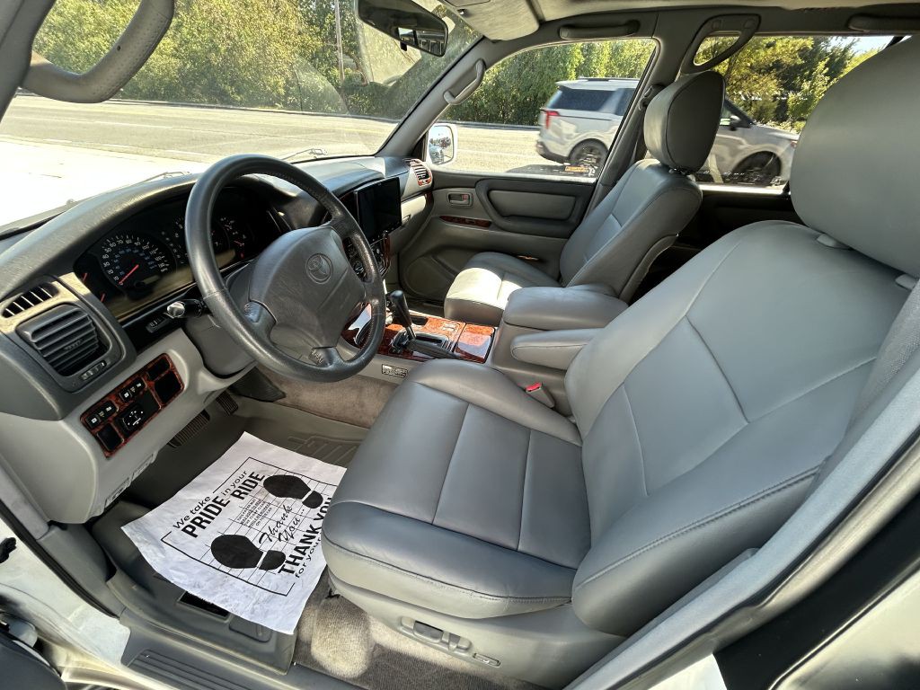 1999 Toyota Land Cruiser Image 10