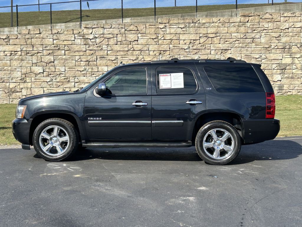 2012 Chevrolet Tahoe Image 2