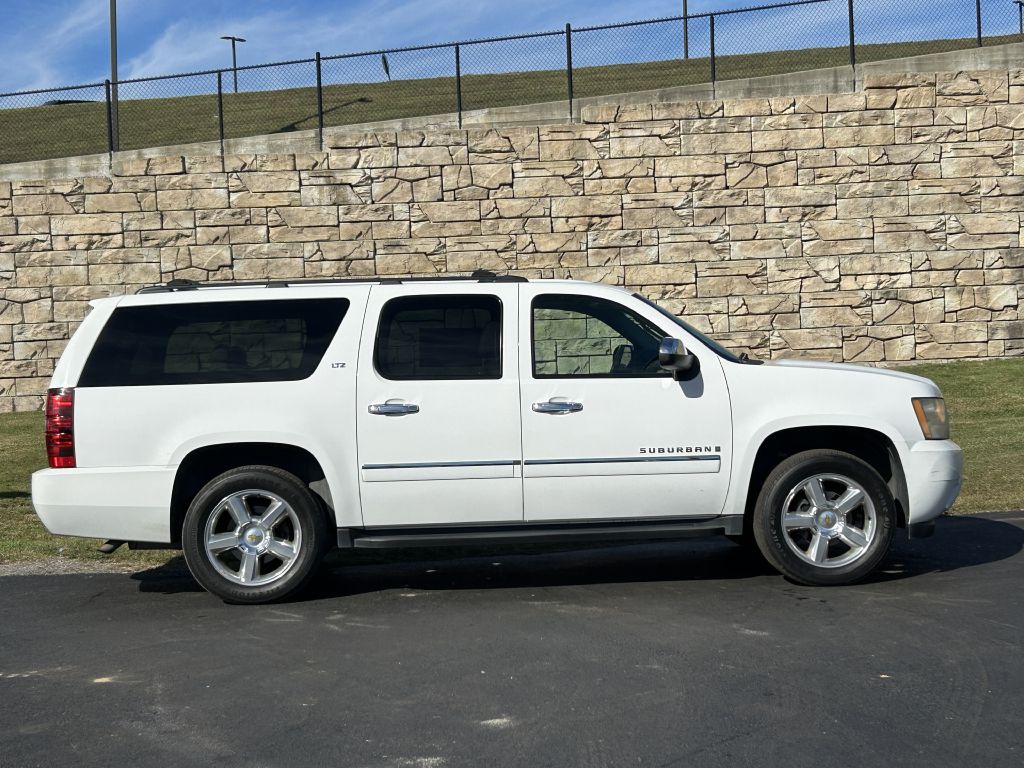 2009 Chevrolet Suburban Image 3