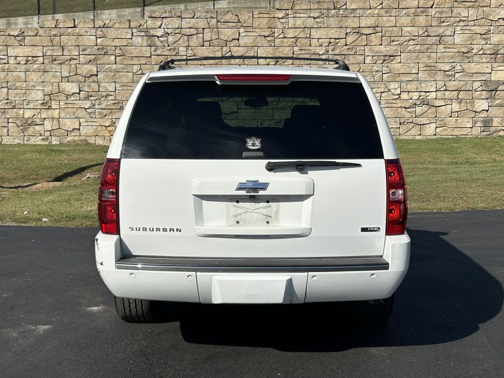 2009 Chevrolet Suburban Image 5
