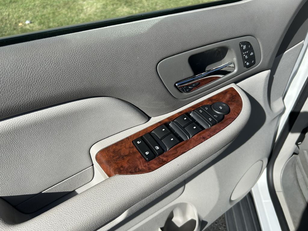 2009 Chevrolet Suburban Image 7
