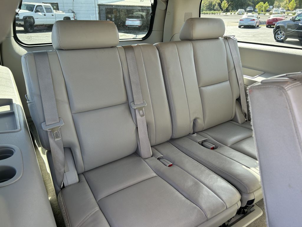 2009 Chevrolet Suburban Image 14