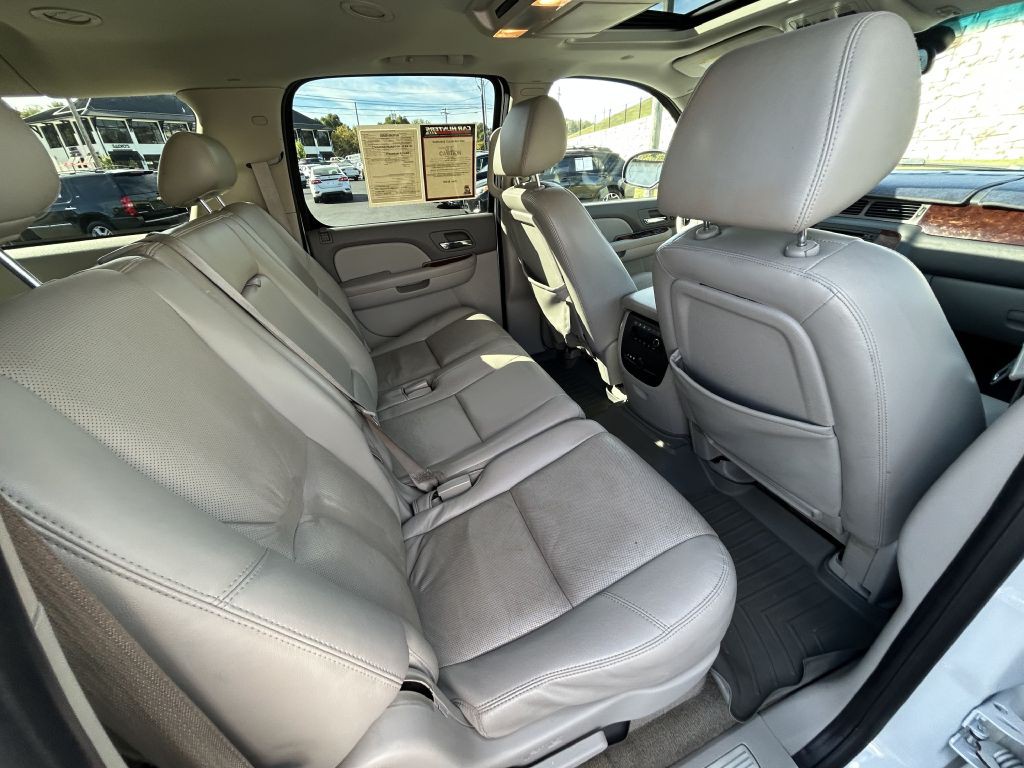 2009 Chevrolet Suburban Image 16
