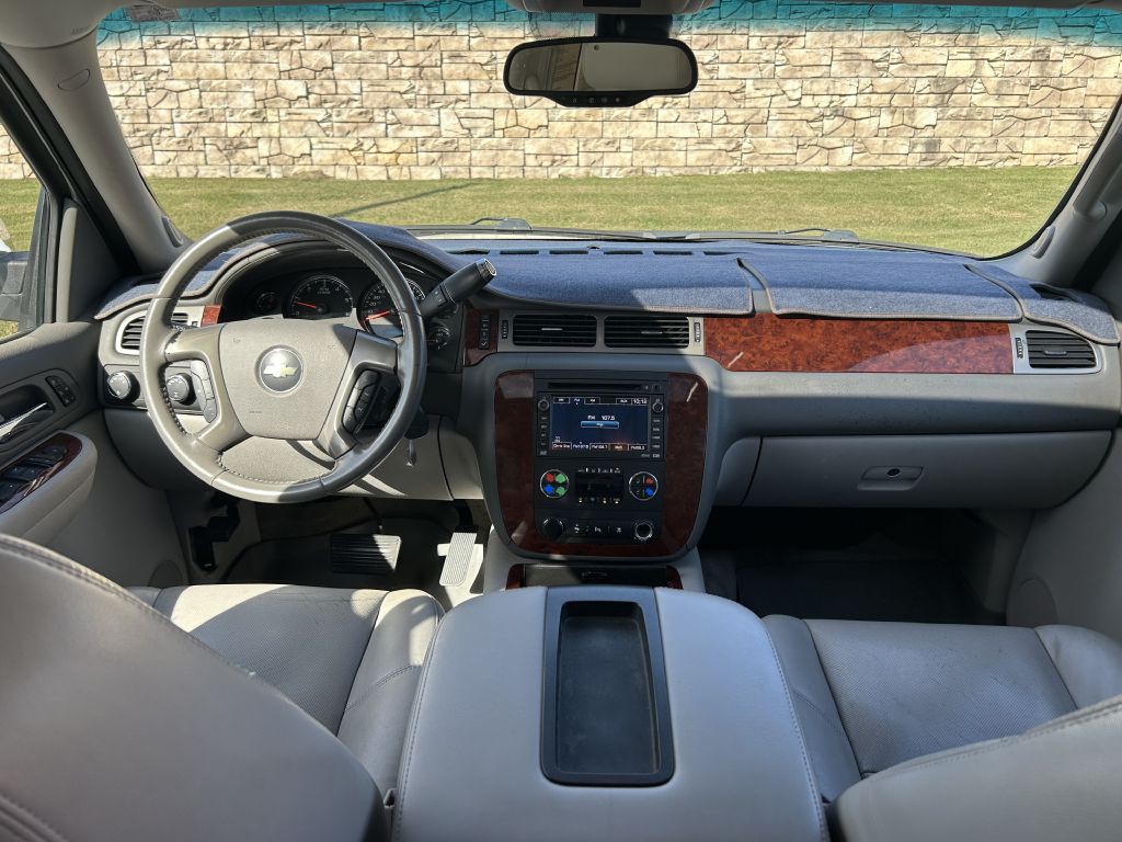 2009 Chevrolet Suburban Image 18